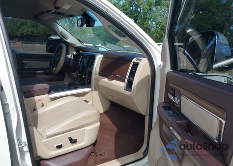 2018 Ram 2500 Laramie 4X4 6'4 Box z USA, uszkodzony, nr VIN 3C6UR5FLXJG117546